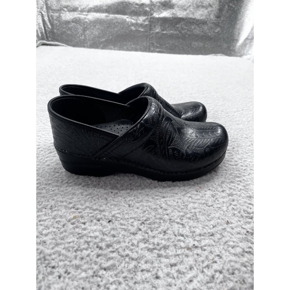 Women's Dansko Pro Black Tooled Embossed Floral Leather Slip On Clog Size 38 - Picture 6 of 11
